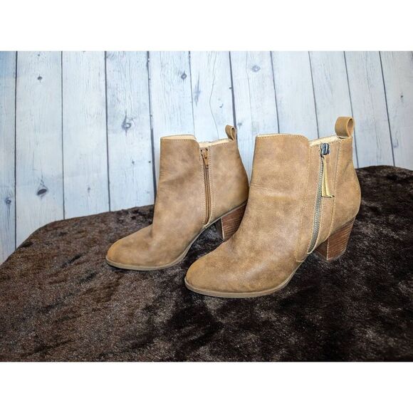 Report brown leather booties size 7.5* - Picture 3 of 6